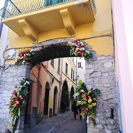 Con Giardino A Pochi Minuti Dal Mare - #essenzedimaresanremo Sanremo