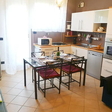 Con Giardino A Pochi Minuti Dal Mare - #essenzedimaresanremo *